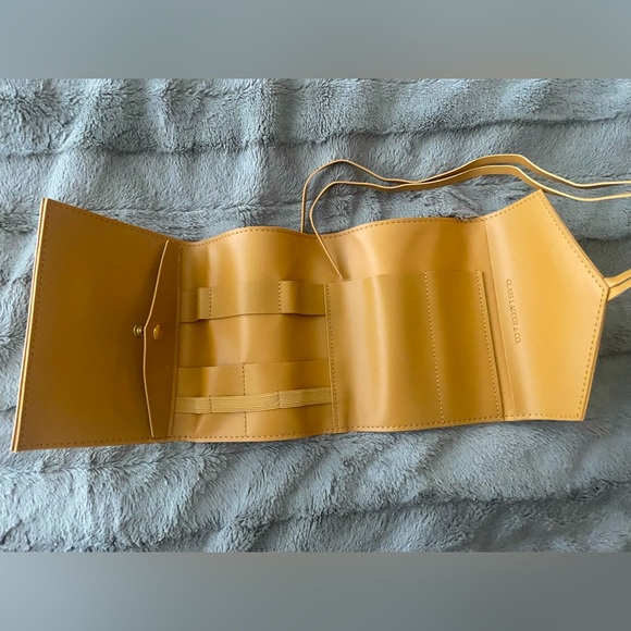 Glass Ladder & Co. Katherine Tech Organizer Roll - Picture 3 of 5